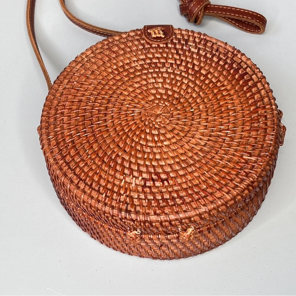 Rattan Woven Round Crossbody With Leather Strap Brown Lined Snap Closure - Picture 3 of 11